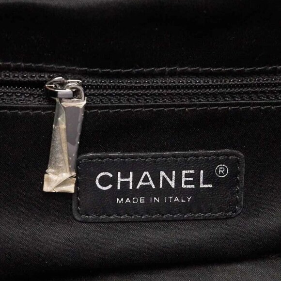 Chanel Black Quilted Vinyl Large Frozen Tote Bag - Picture 8 of 12